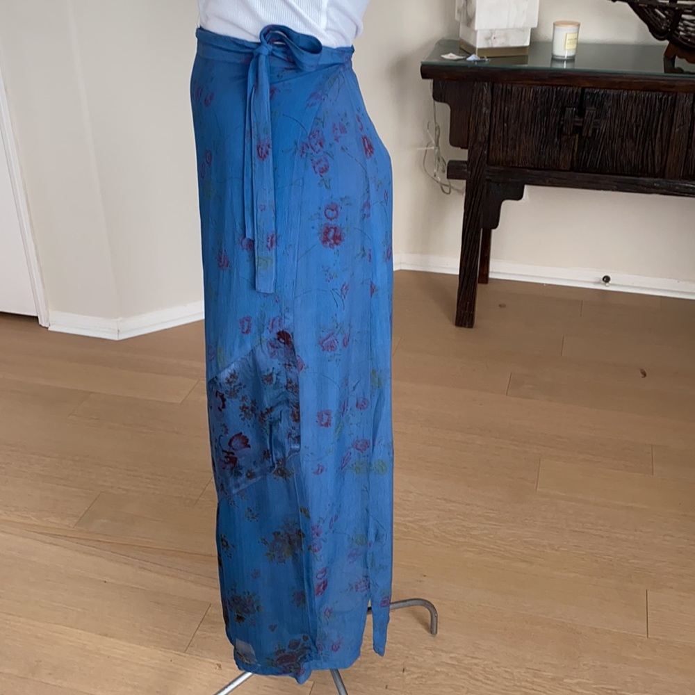 Beautiful wrap skirt - Picture 2 of 9